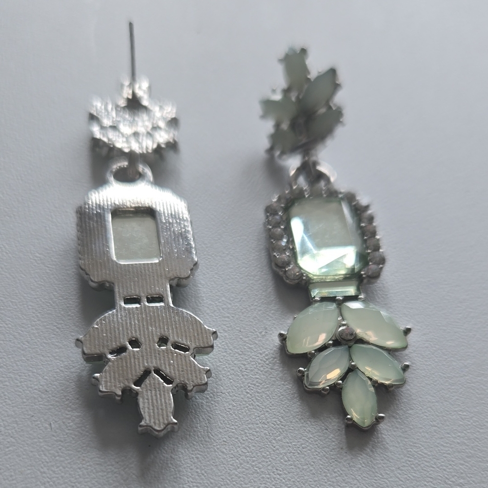 Chic Mint Green Statement Earrings - image 4